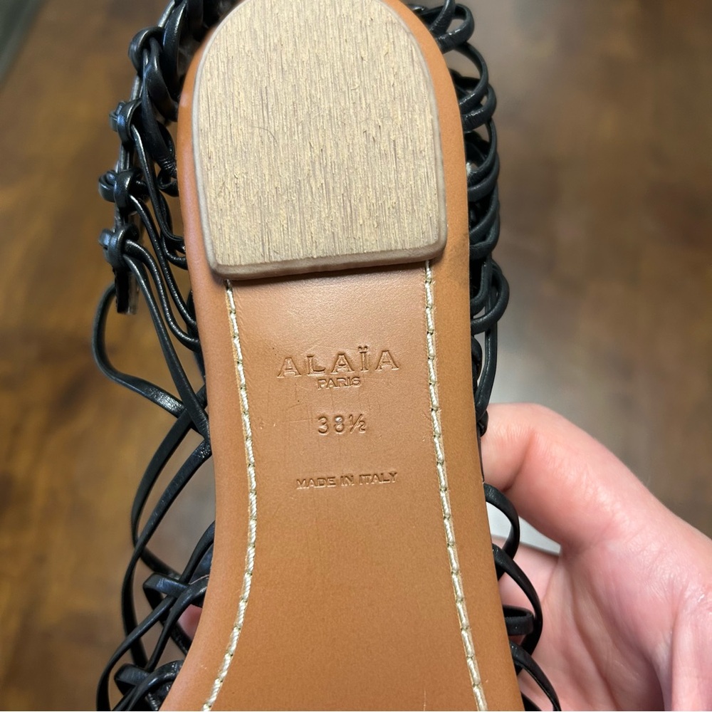 Never worn Alaia Black Whipstitch Leather Flat Sandal Size EU 38.5 or U.S. 8 - Picture 4 of 14